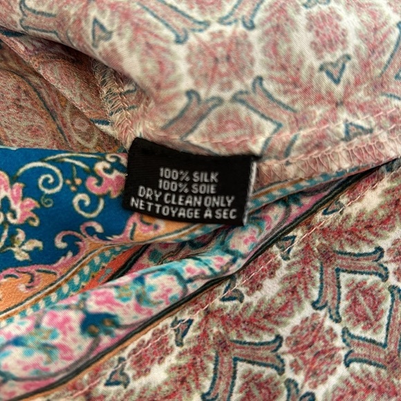 Tolani Silk Printed Surplice Blouse - Picture 8 of 8